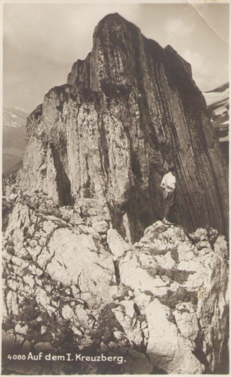 Auf dem ersten Kreuzberg um das Jahr 1920, mit Blick zum zweiten Kreuzberg. Fotograf: Hans Gross (1889-1942), St. Gallen, Nr. 4080