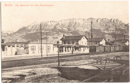 Buchs Bahnhof, im Hintergrund die Kreuzberge, um das Jahr 1910