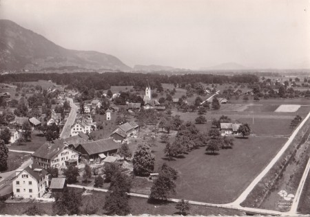 Salez Foto Perrochet, Lausanne, SG 523 _RU