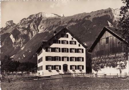 Sennwald Foto Gross, St. Gallen, Nr. 23712 _RU
