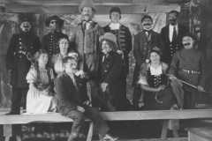 Gruppenbild-Theater-innen