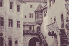 Vaduz-Schlosshof-1913
